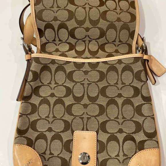 Coach 6079 Signature Crossbody Bag Tan leather Trim - Picture 3 of 10